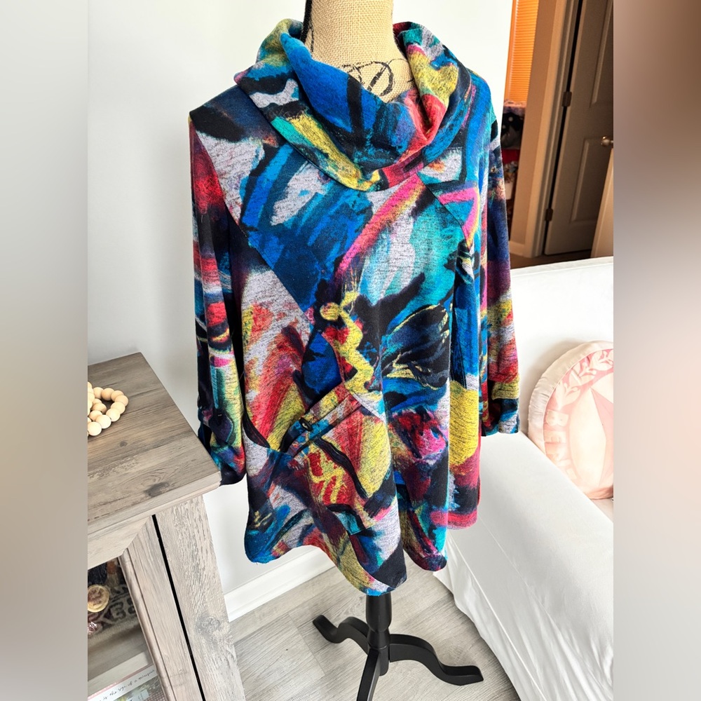 Ali Miles Multicolor Abstract Cowl Neck Tunic size Large